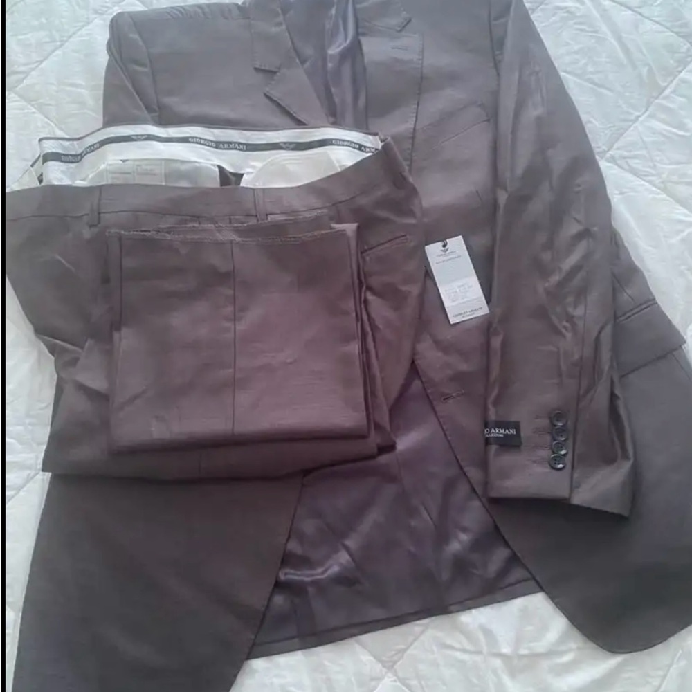 Giorgio Armani Elegant Brown Suit Set